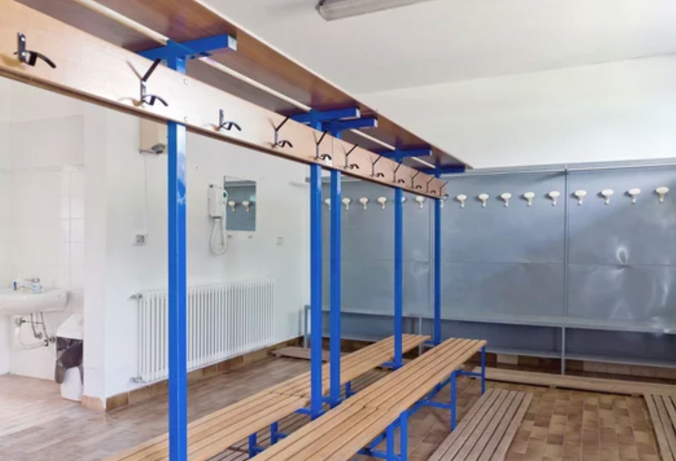 Changing-room-shower-sanitisation-facilix Targeted Stain & Odour Elimination