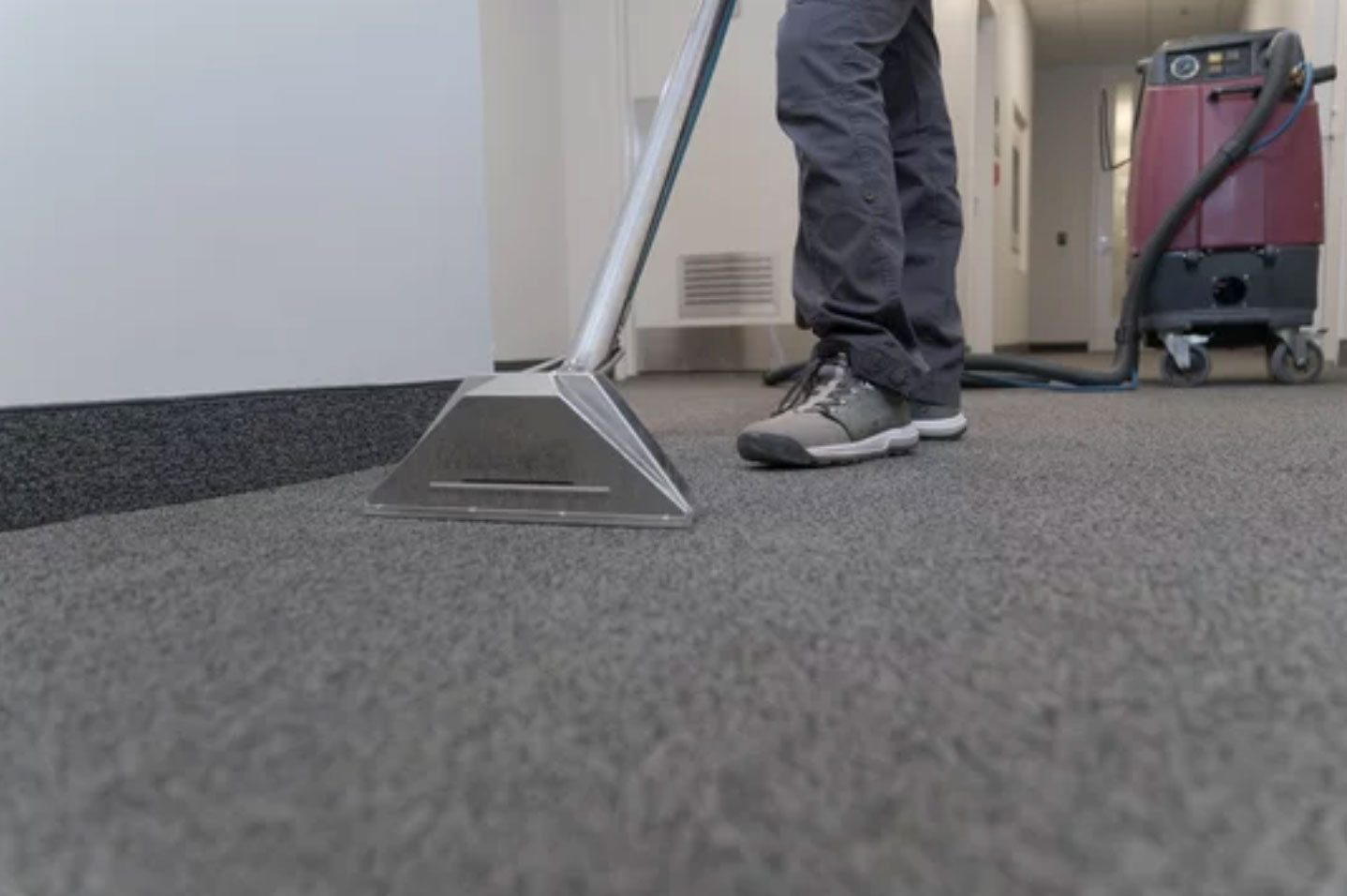 Deep-steam-cleaning-for-carpets-facilix Deep Carpet Revitalisation