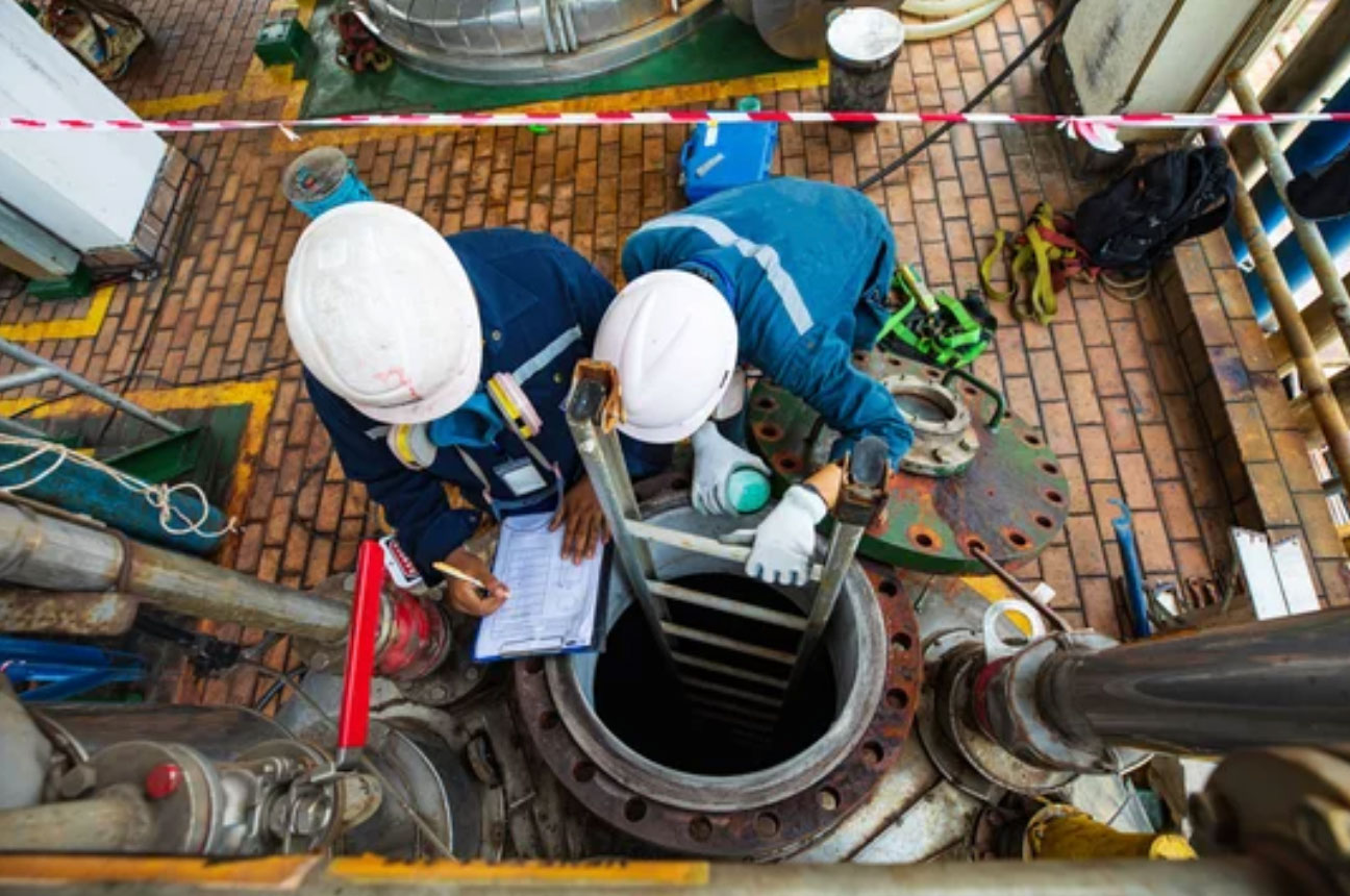 confined-space-entry-for-tanks-facilix Targeted Stain & Odour Elimination